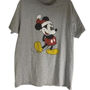 Disney Unisex Large (Men’s Sizing) Mickey Mouse Christmas Short Sleeve Gray Tee